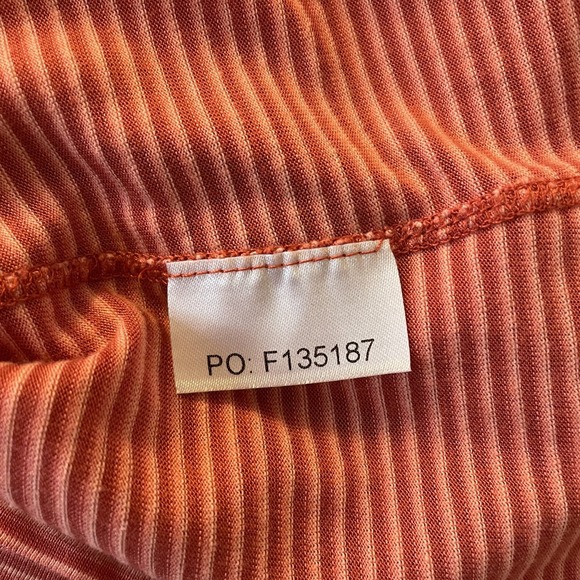 Fjallraven Womens Abisko Cool Striped T-Shirt Red XL Logo Basic V-Neck Gorpcore - Picture 8 of 10